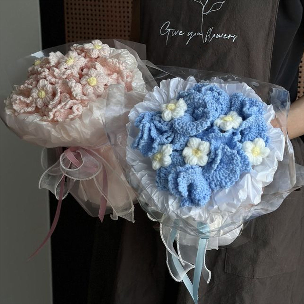 【完成品】ずっと咲き続ける 毛糸の花束（ニットブーケ）｜枯れない手編みフラワー・誕生日やプレゼントに｜全10色・編む手間なし